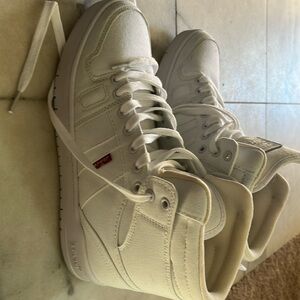 Numbers 8 1/2 size white color sporty casual wear